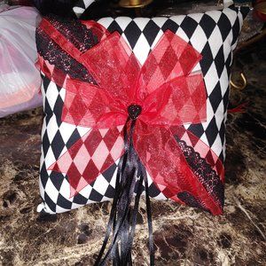 Wedding: Ring Pillow, Basket, Garter. Harley Quinn